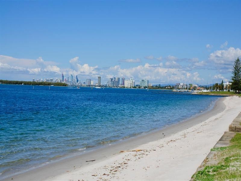 2/30 Anglers Esplanade, Runaway Bay QLD 4216