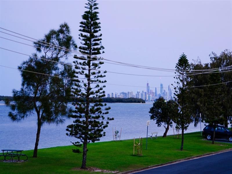 2/30 Anglers Esplanade, Runaway Bay QLD 4216