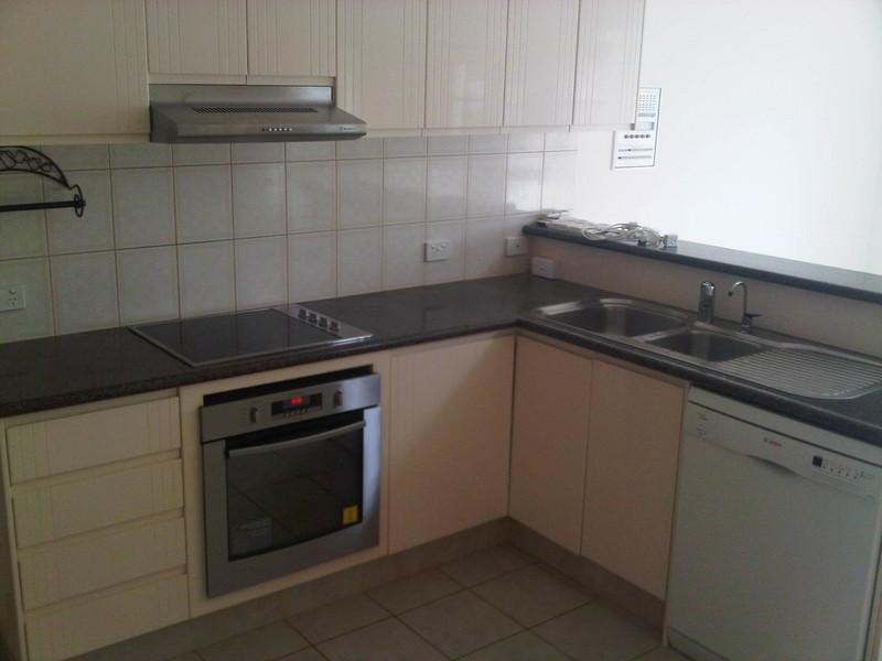 18 Arun Drive, Arundel QLD 4214