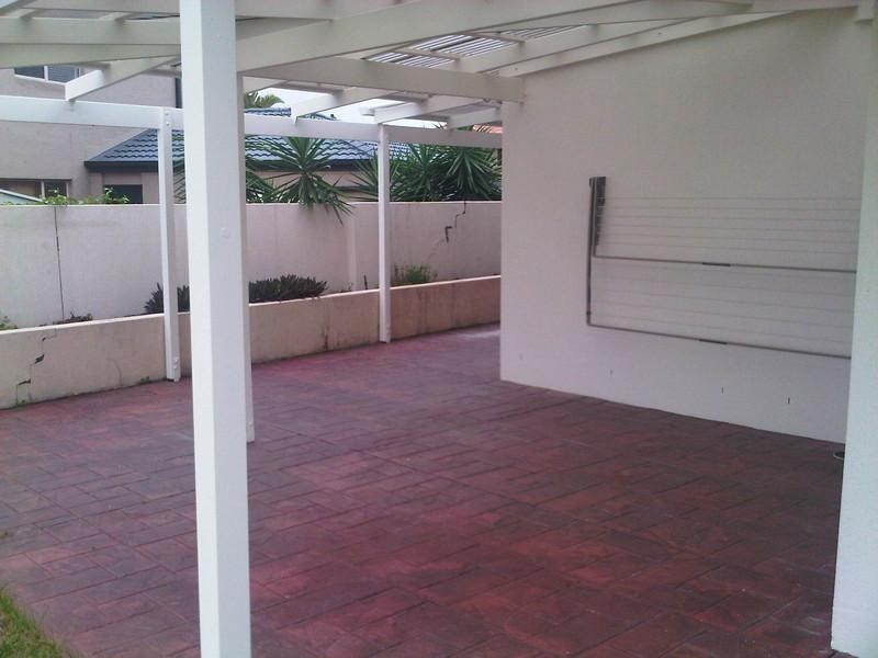 18 Arun Drive, Arundel QLD 4214