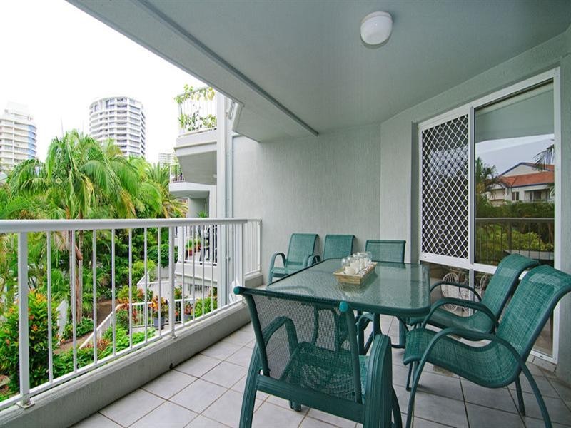 7/4 Madang Crescent, Runaway Bay QLD 4216
