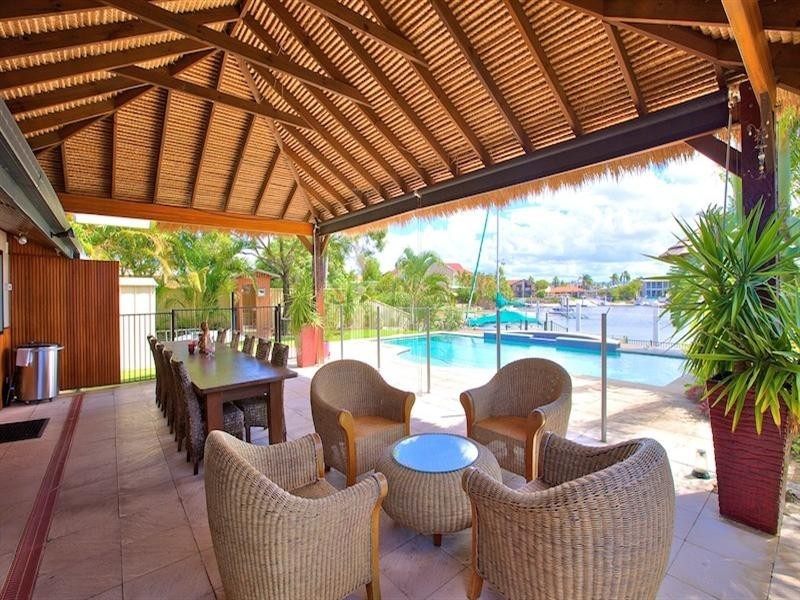 6 Namatjira Street, Paradise Point QLD 4216