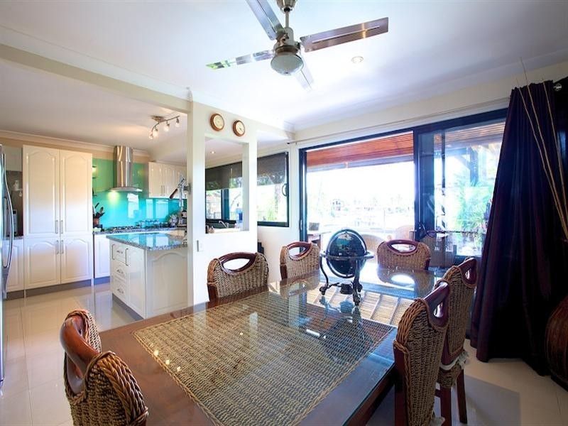 6 Namatjira Street, Paradise Point QLD 4216