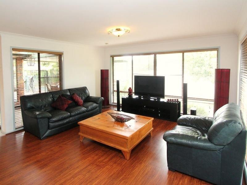 16 Coombe Avenue, Hope Island QLD 4212