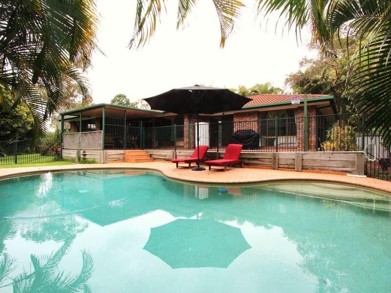 16 Coombe Avenue, Hope Island QLD 4212