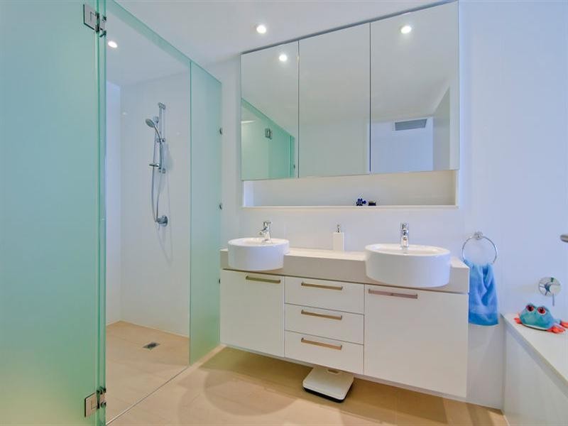 5204/323 Bayview Street, Hollywell QLD 4216