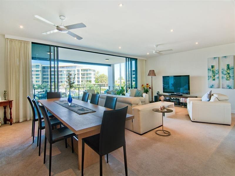 5204/323 Bayview Street, Hollywell QLD 4216