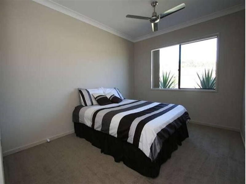 30 Hawkesbury Avenue, Pacific Pines QLD 4211