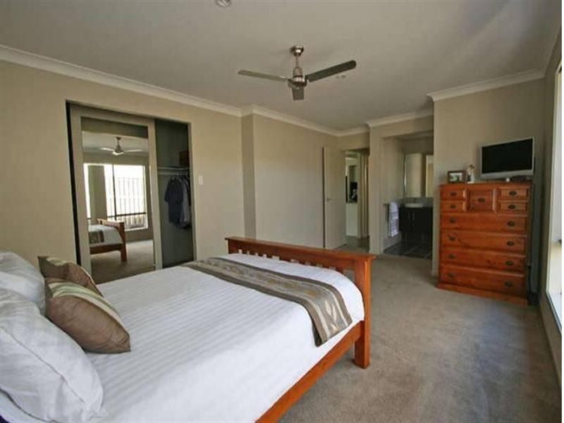 30 Hawkesbury Avenue, Pacific Pines QLD 4211