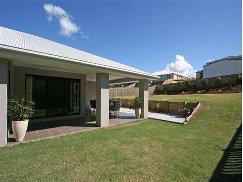 30 Hawkesbury Avenue, Pacific Pines QLD 4211