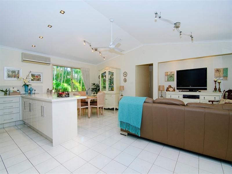 5 Cattleya Court, Hollywell QLD 4216