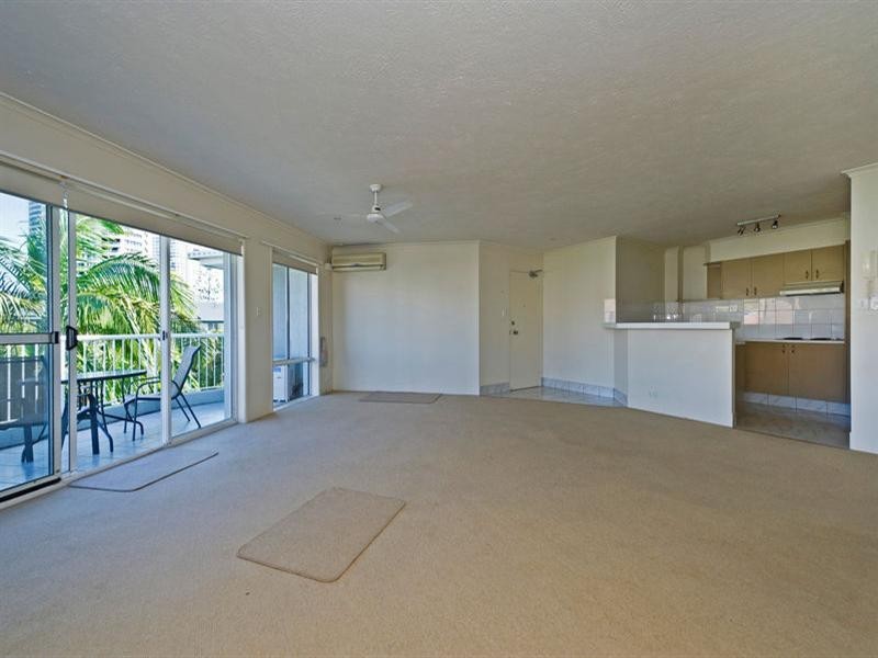 11/4 Madang Crescent, Runaway Bay QLD 4216