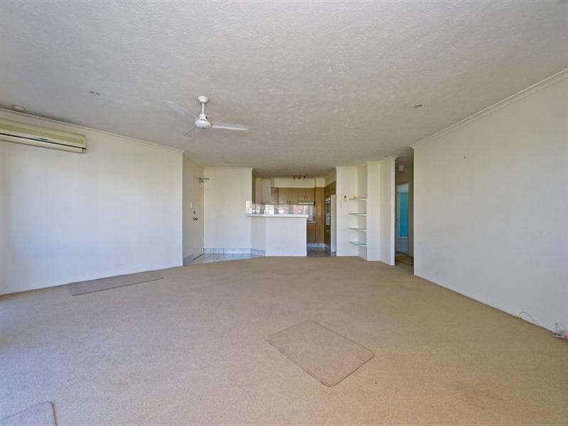 11/4 Madang Crescent, Runaway Bay QLD 4216