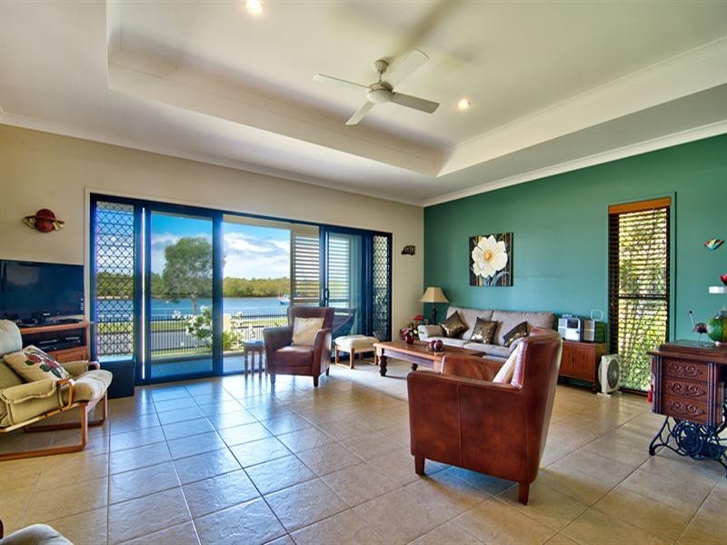 62 Boykambil Esplanade, Hope Island QLD 4212