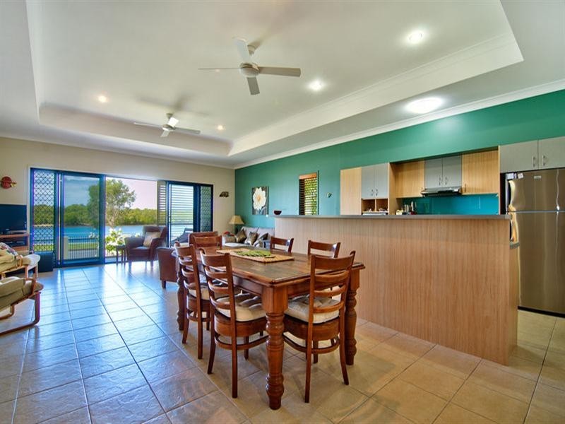 62 Boykambil Esplanade, Hope Island QLD 4212