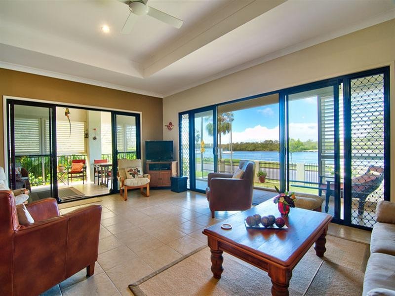 62 Boykambil Esplanade, Hope Island QLD 4212