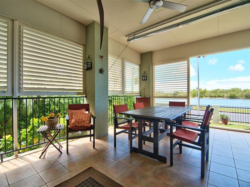 62 Boykambil Esplanade, Hope Island QLD 4212