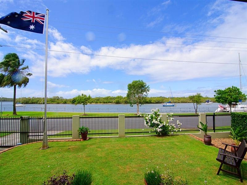 62 Boykambil Esplanade, Hope Island QLD 4212