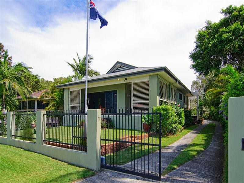 62 Boykambil Esplanade, Hope Island QLD 4212