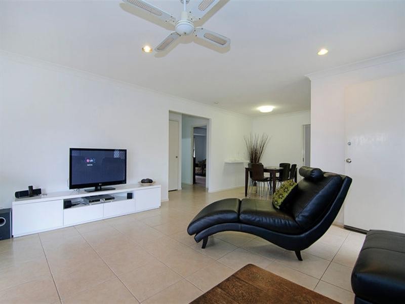 1/120 Oxley Drive, Paradise Point QLD 4216