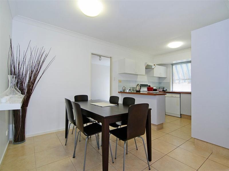 1/120 Oxley Drive, Paradise Point QLD 4216