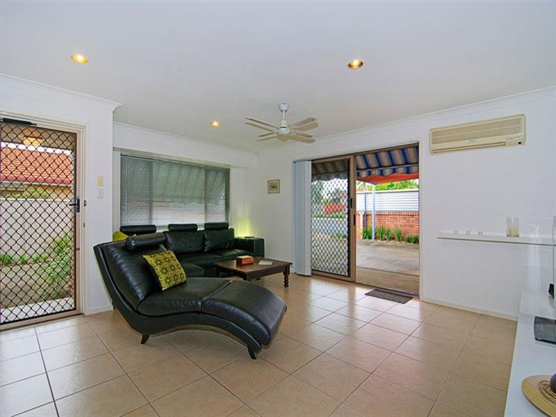 1/120 Oxley Drive, Paradise Point QLD 4216