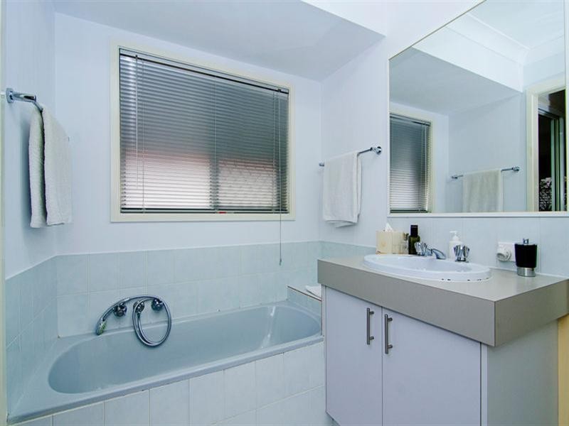 1/120 Oxley Drive, Paradise Point QLD 4216