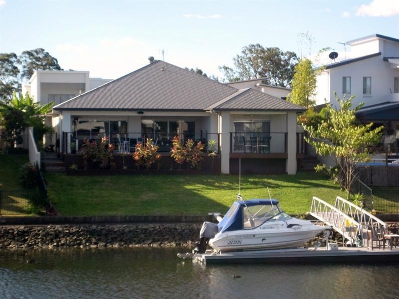 17 Harbourvue Court, Helensvale QLD 4212