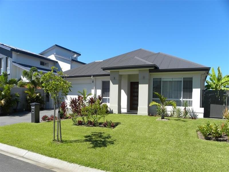 17 Harbourvue Court, Helensvale QLD 4212