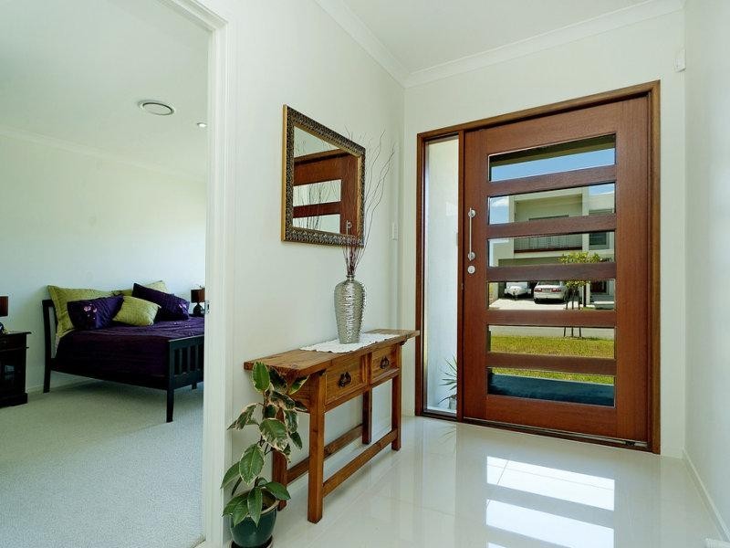 17 Harbourvue Court, Helensvale QLD 4212