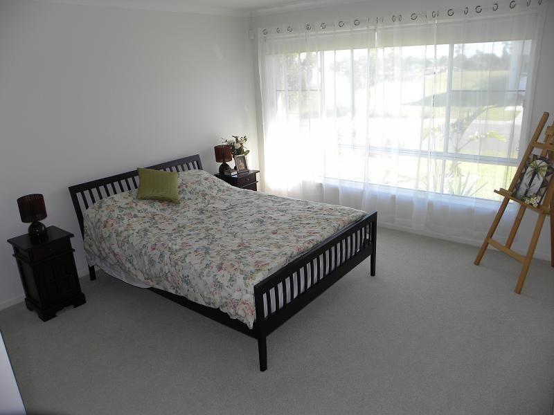 17 Harbourvue Court, Helensvale QLD 4212