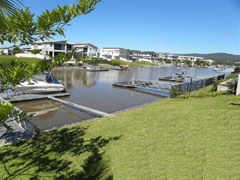 17 Harbourvue Court, Helensvale QLD 4212