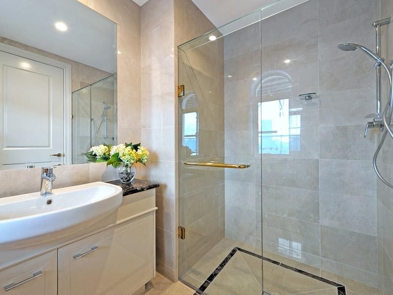 42-44 Brighton Parade, Southport QLD 4215