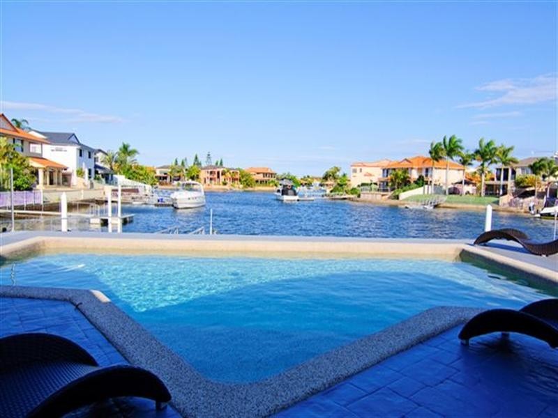 4 Greenwich Court, Runaway Bay QLD 4216