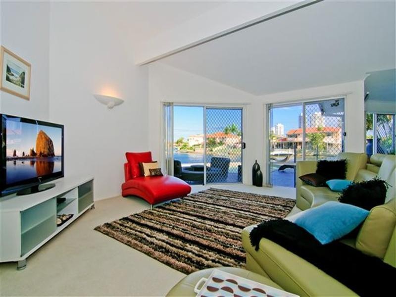 4 Greenwich Court, Runaway Bay QLD 4216