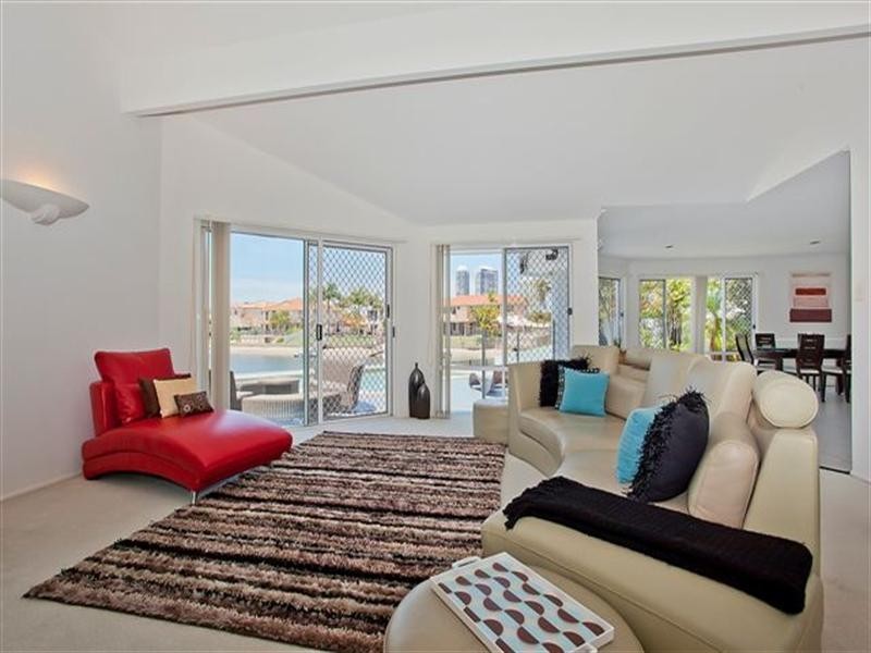 4 Greenwich Court, Runaway Bay QLD 4216