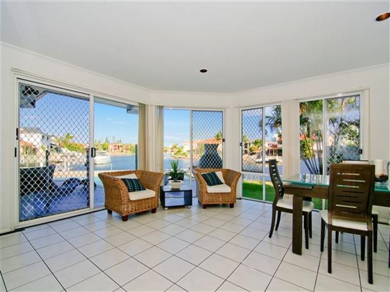 4 Greenwich Court, Runaway Bay QLD 4216