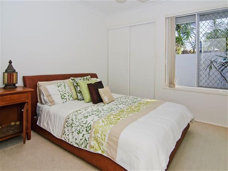 4 Greenwich Court, Runaway Bay QLD 4216