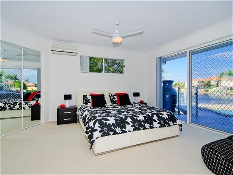 4 Greenwich Court, Runaway Bay QLD 4216