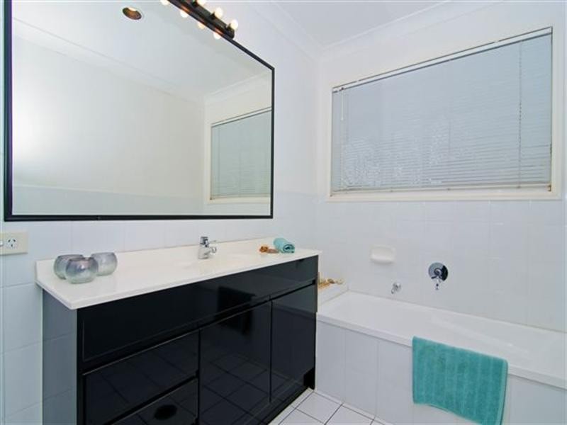 4 Greenwich Court, Runaway Bay QLD 4216