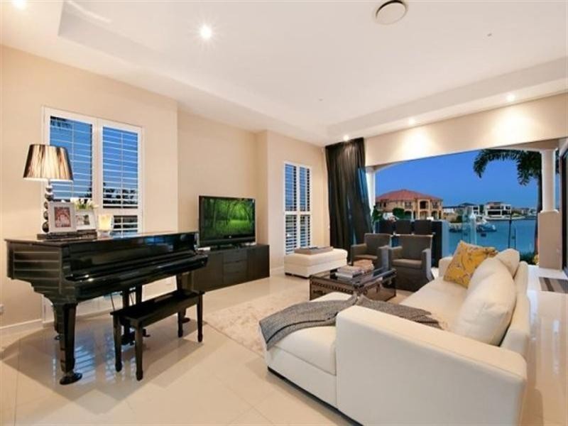 Sovereign Islands QLD 4216