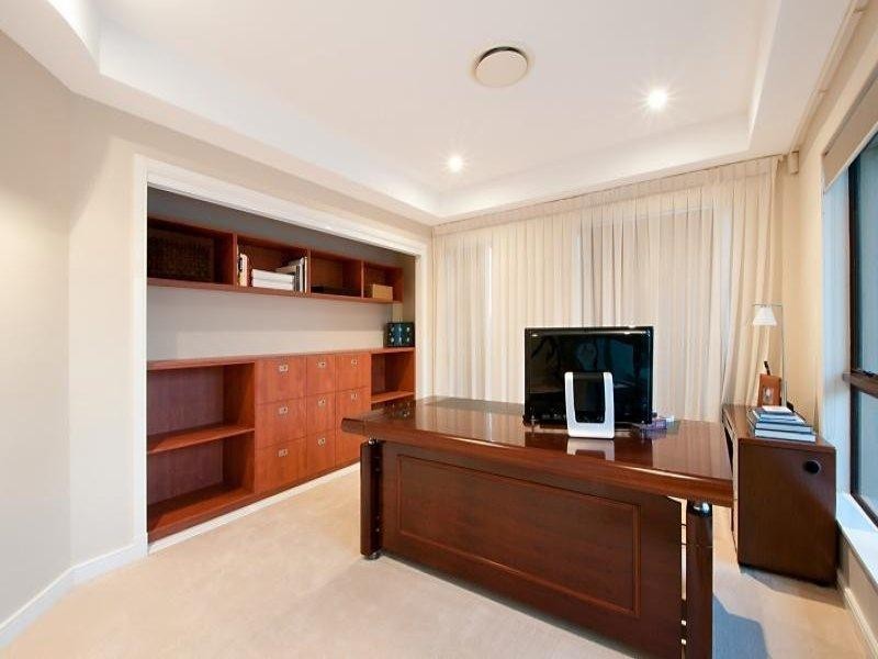 Sovereign Islands QLD 4216