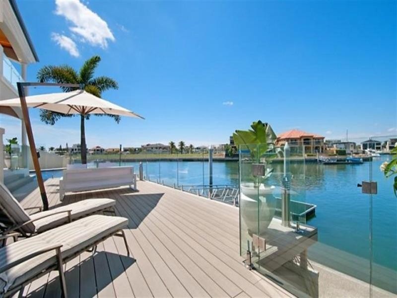 Sovereign Islands QLD 4216