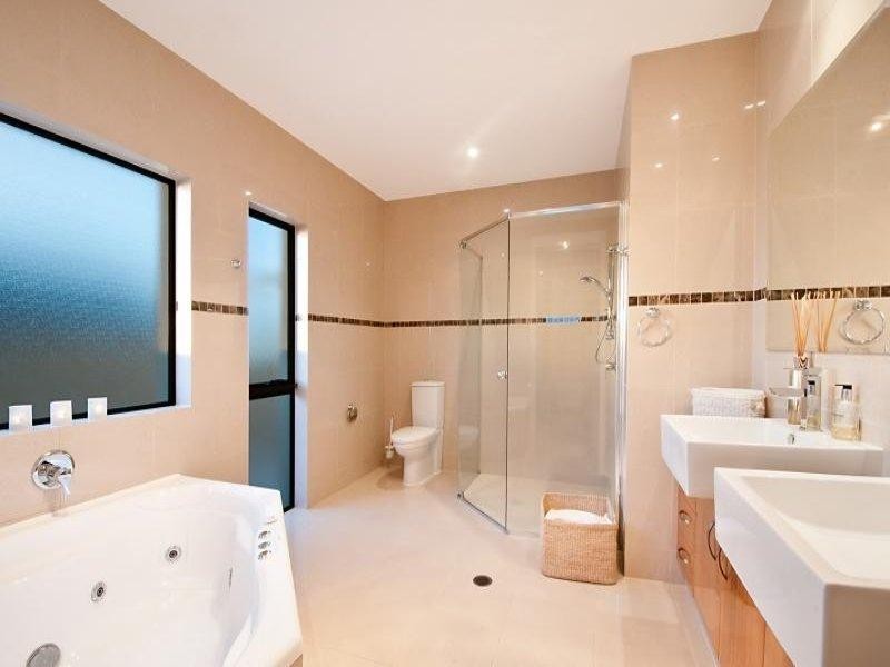 Sovereign Islands QLD 4216