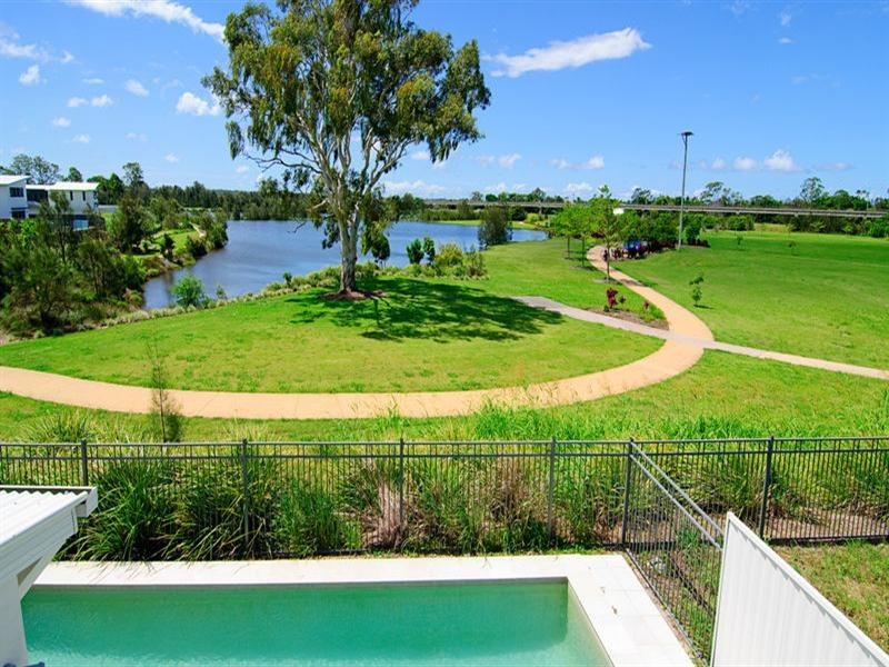 12 Fleetwood Court, Helensvale QLD 4212