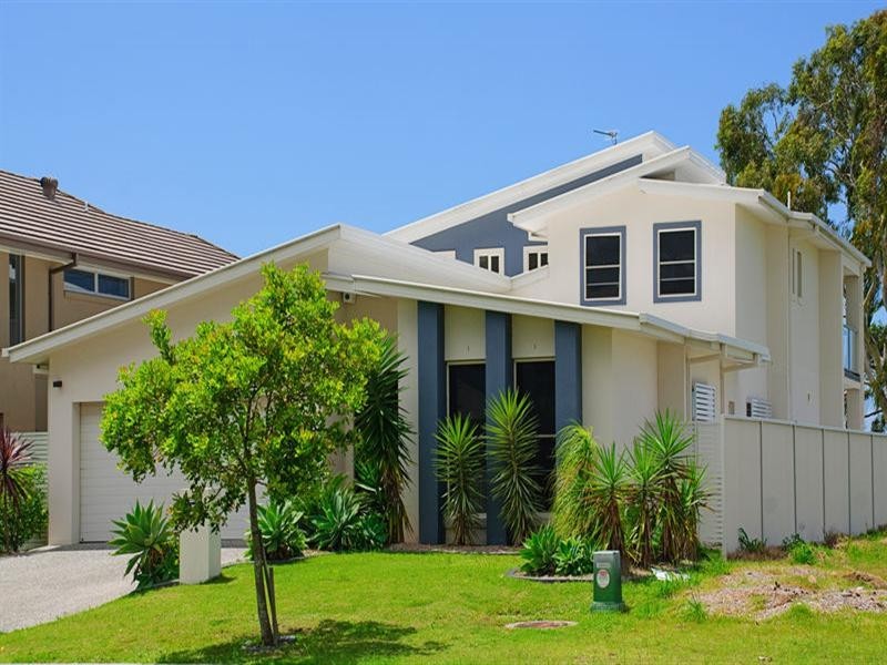 12 Fleetwood Court, Helensvale QLD 4212