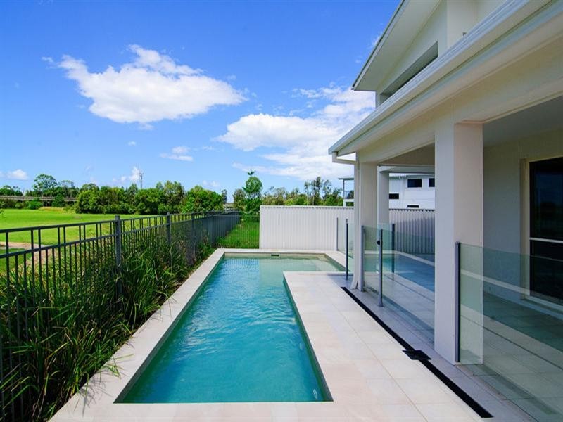 12 Fleetwood Court, Helensvale QLD 4212