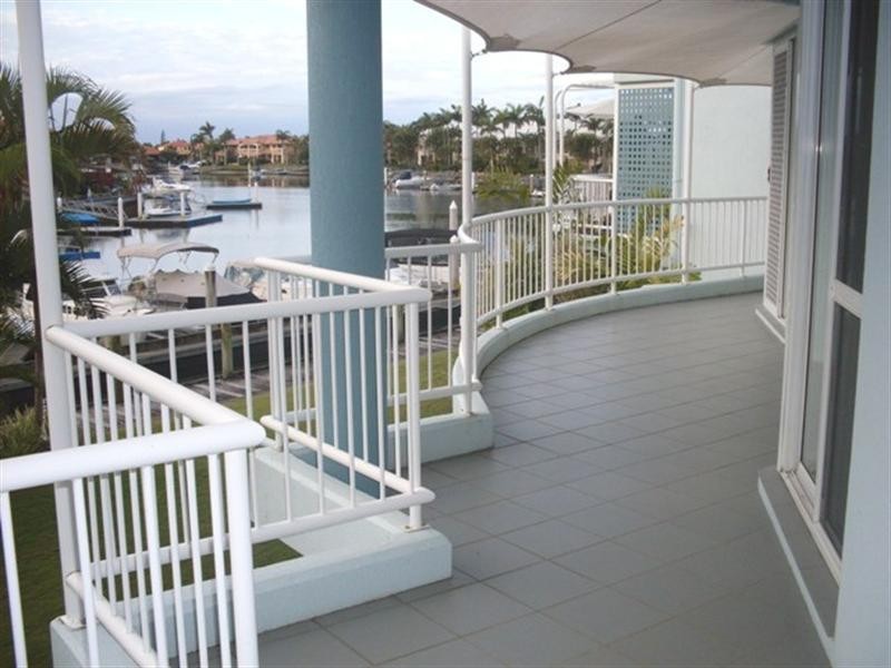 30/75 Morala Avenue, Runaway Bay QLD 4216