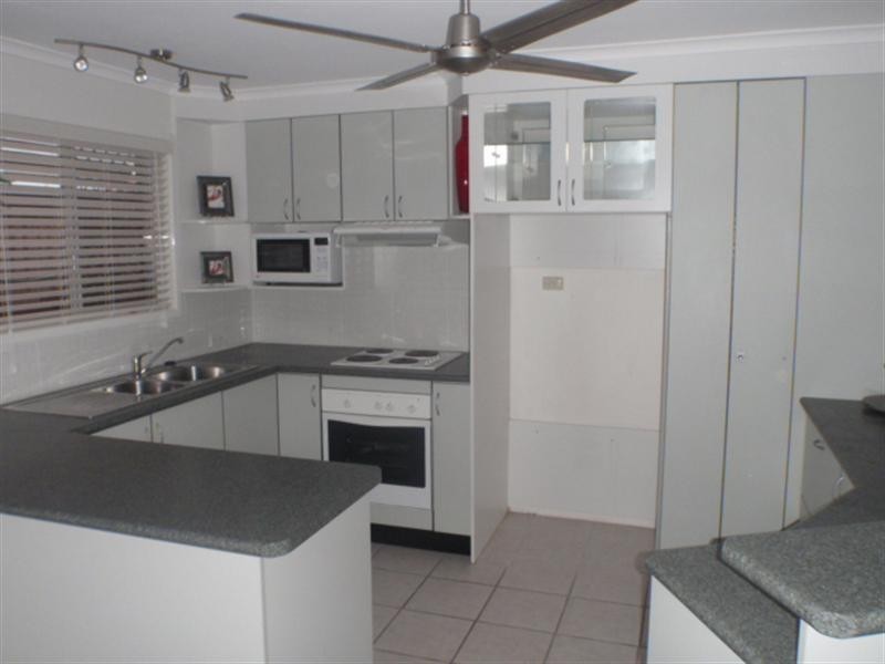 1/94 Imperial Parade, Labrador QLD 4215