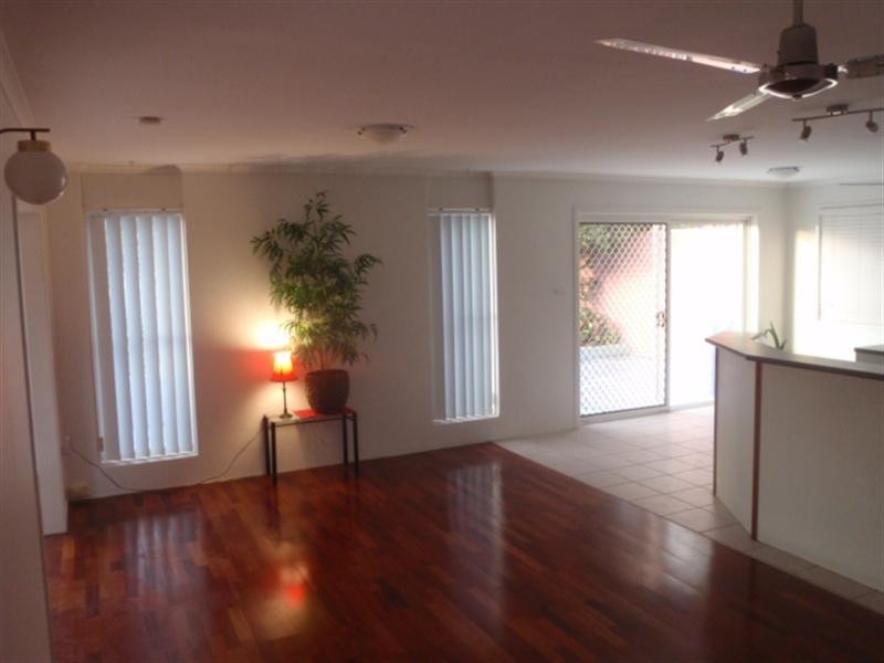 1/94 Imperial Parade, Labrador QLD 4215